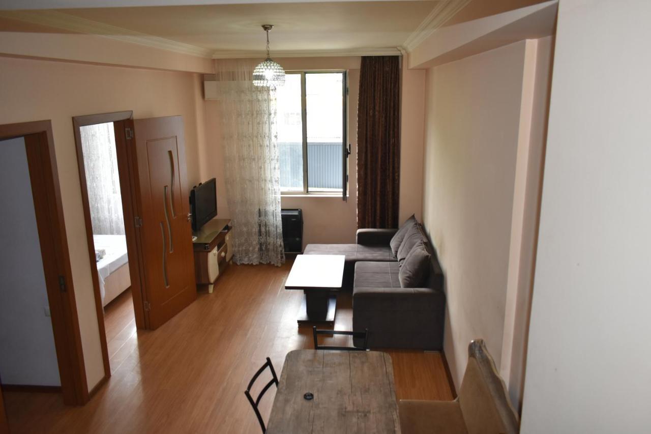 Ucha'S Apartment Batumi Ngoại thất bức ảnh