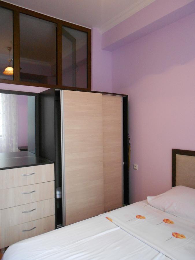 Ucha'S Apartment Batumi Ngoại thất bức ảnh