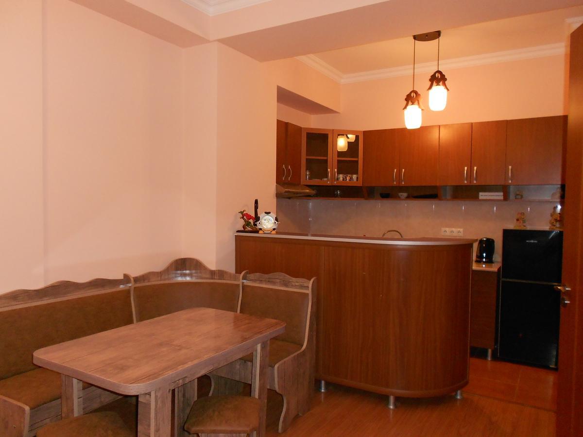 Ucha'S Apartment Batumi Ngoại thất bức ảnh